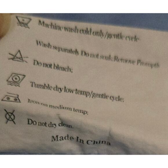 Royal Linen Source Quality Homeware Pillow Sham with Tiger on Cliff 21 x 29.5 - Picture 8 of 10